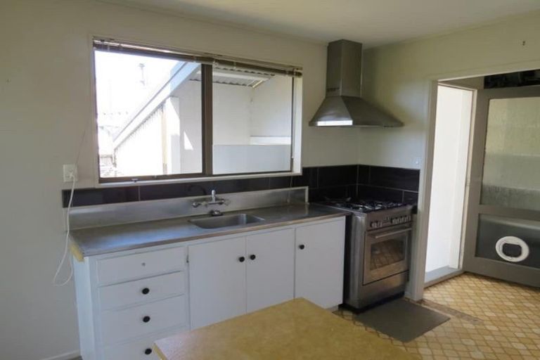 Photo of property in 8b Ropiha Street, Fitzroy, New Plymouth, 4312