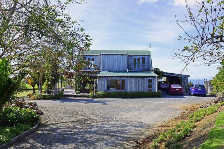 Photo of property in 18 Old School Road, Leigh, 0985