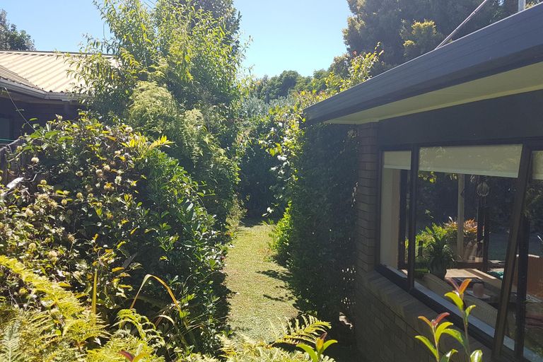 Photo of property in 1/28 Saint Annes Crescent, Wattle Downs, Auckland, 2103