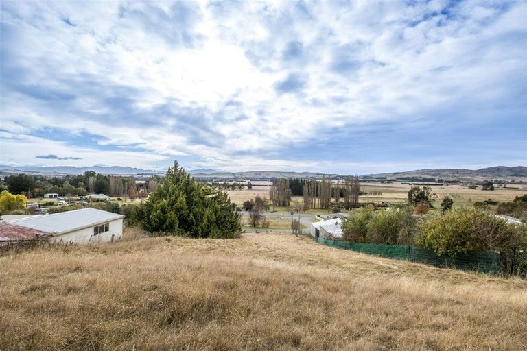 Photo of property in 15 Oxford Street, Waikari, 7420