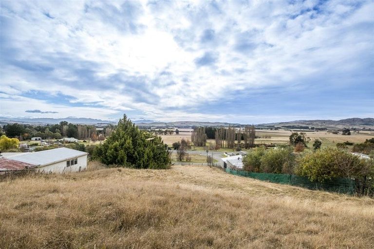 Photo of property in 15 Oxford Street, Waikari, 7420