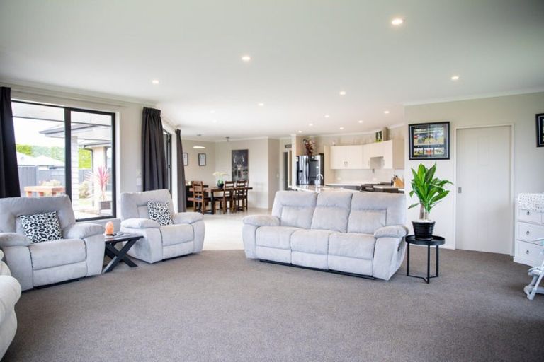 Photo of property in 12 Tui Place, Edendale, Wyndham, 9893