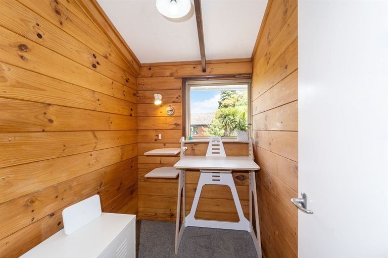 Photo of property in 27 Reynolds Place, Torbay, Auckland, 0630