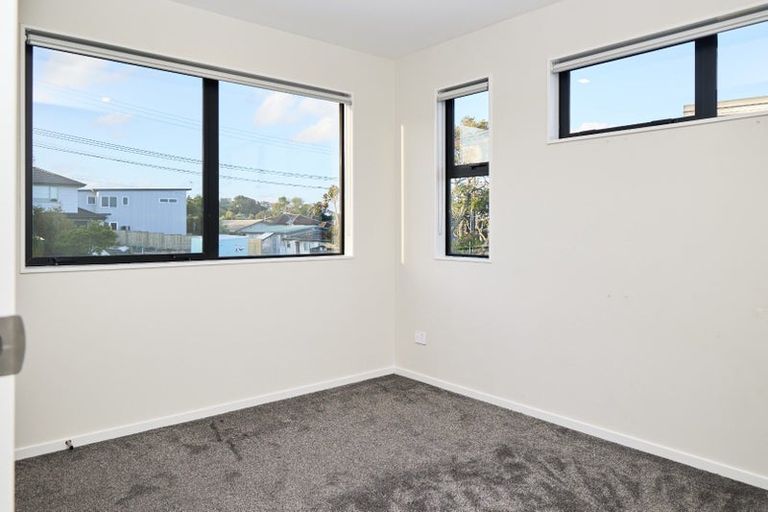 Photo of property in 36c Eastern Beach Road, Bucklands Beach, Auckland, 2012