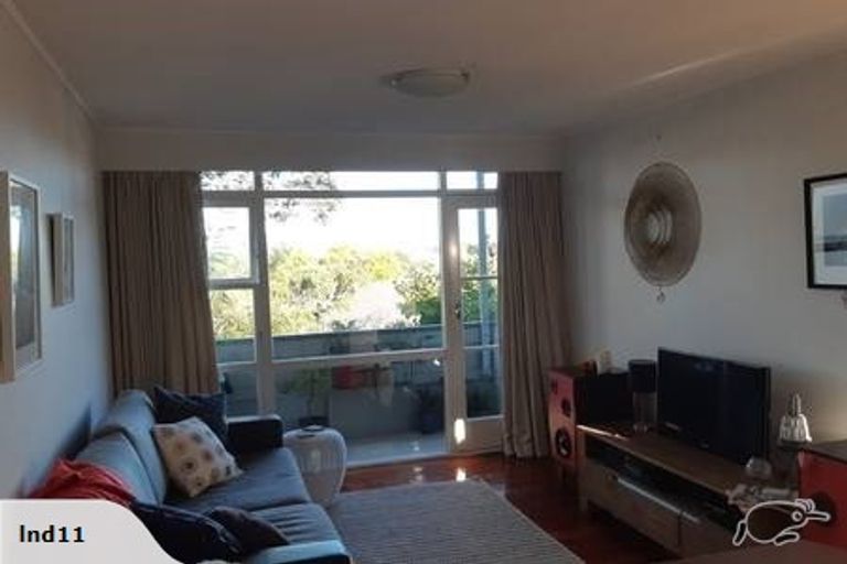 Photo of property in 5/77 Old Lake Road, Narrow Neck, Auckland, 0624