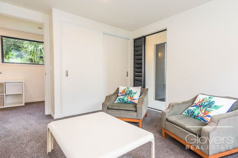 Photo of property in 789a Scenic Drive, Henderson Valley, Auckland, 0612