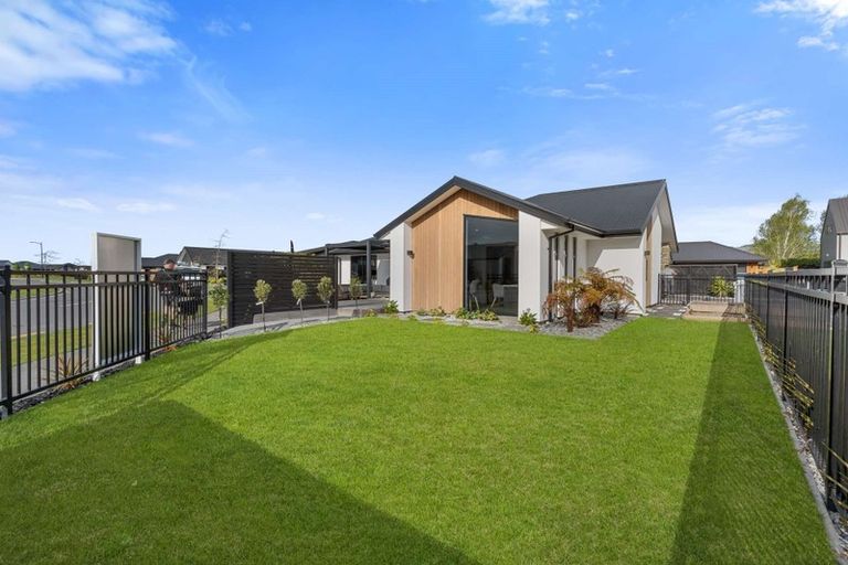 Photo of property in 8 Whitburn Avenue, Halswell, Christchurch, 8025