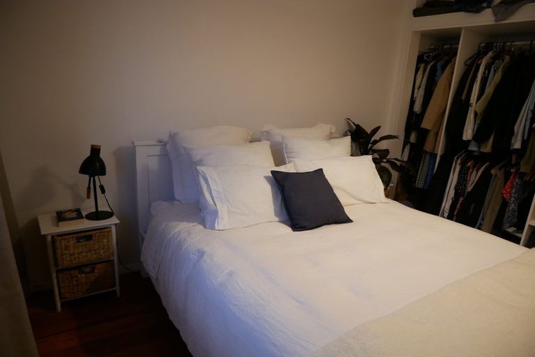 Photo of property in 43 Mills Road, Brooklyn, Wellington, 6021