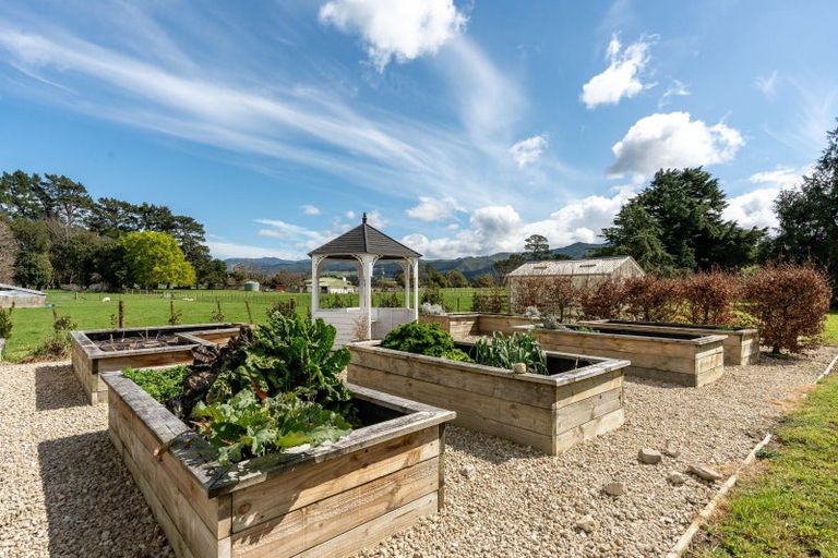 Photo of property in 399 Dalefield Road, Dalefield, Carterton, 5791