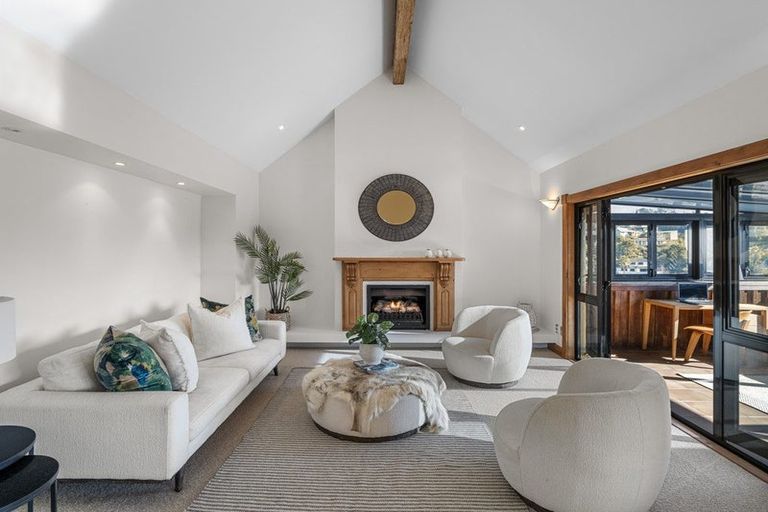 Photo of property in 38 Bellbird Rise, Murrays Bay, Auckland, 0630