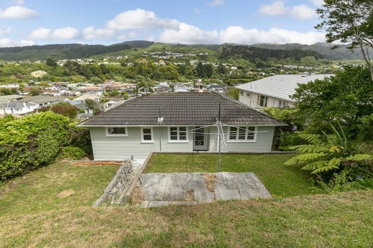 Photo of property in 20 Hinau Street, Tawa, Wellington, 5028