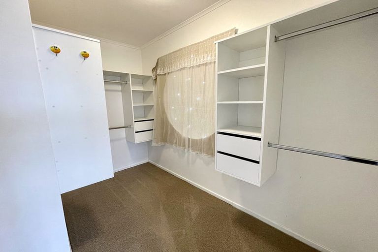 Photo of property in 26 Devon Road, Bucklands Beach, Auckland, 2012