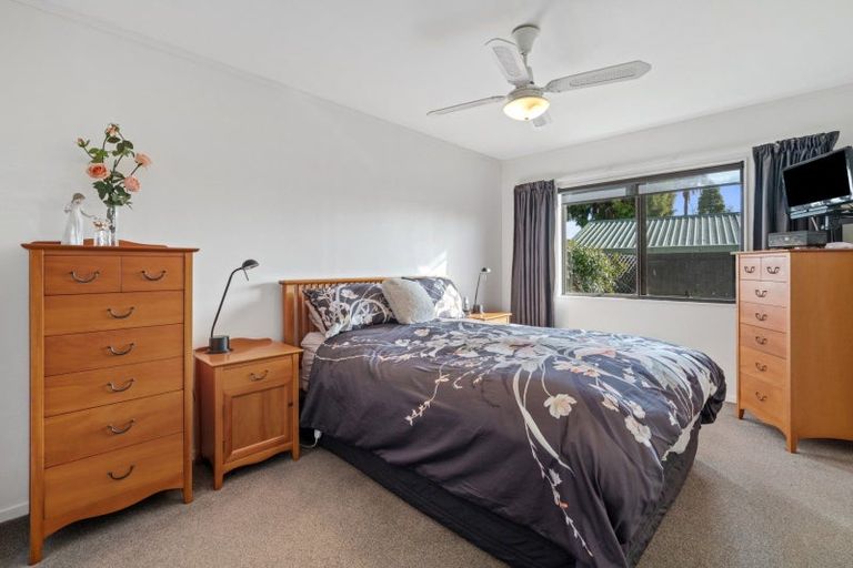 Photo of property in 66 Welcome Bay Road, Welcome Bay, Tauranga, 3112