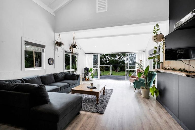 Photo of property in 330 Kelly Road, Lepperton, New Plymouth, 4373