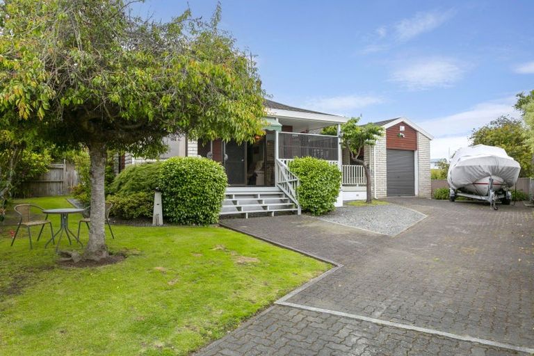 Photo of property in 1/12 Golders Place, Richmond Heights, Taupo, 3330