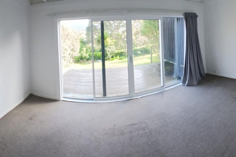 Photo of property in 235b Titirangi Road, Titirangi, Auckland, 0604