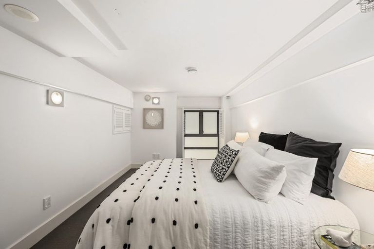 Photo of property in Augusta Apartments, 8/254 Willis Street, Te Aro, Wellington, 6011