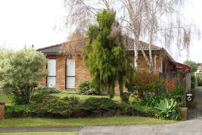 Photo of property in 8 Valnera Close, Northpark, Auckland, 2013