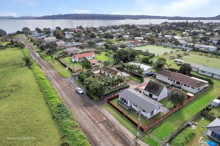 Photo of property in 37c Pyle Road West, One Tree Point, 0118