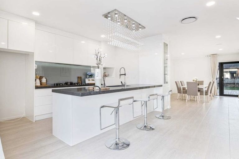 Photo of property in 62 Donegal Park Drive, Flat Bush, Auckland, 2019