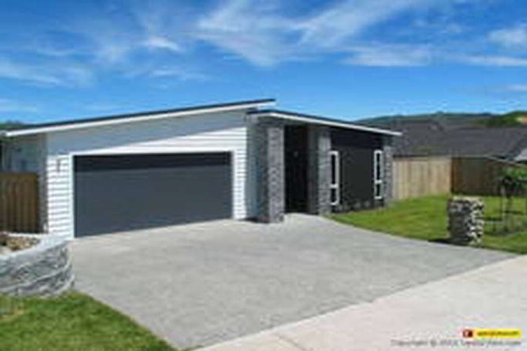 Photo of property in 29 Paparoa Crescent, Aotea, Porirua, 5024