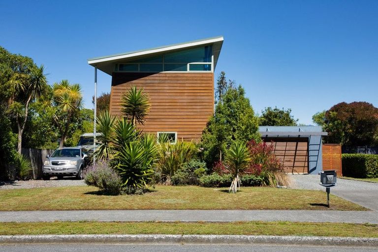 Photo of property in 13 Kotare Place, South Bay, Kaikoura, 7300