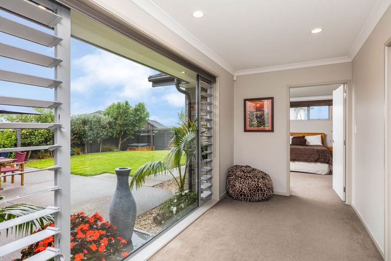 Photo of property in 7 Asola Place, Karaka, Papakura, 2113