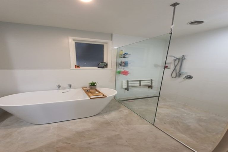 Photo of property in 96 Pinehaven Road, Pinehaven, Upper Hutt, 5019