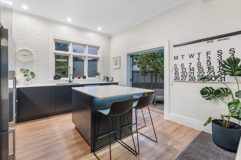 Photo of property in 72 Hargest Crescent, Saint Clair, Dunedin, 9012