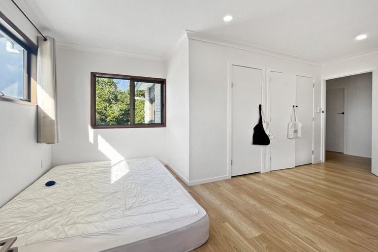 Photo of property in 37 Lancaster Road, Beach Haven, Auckland, 0626