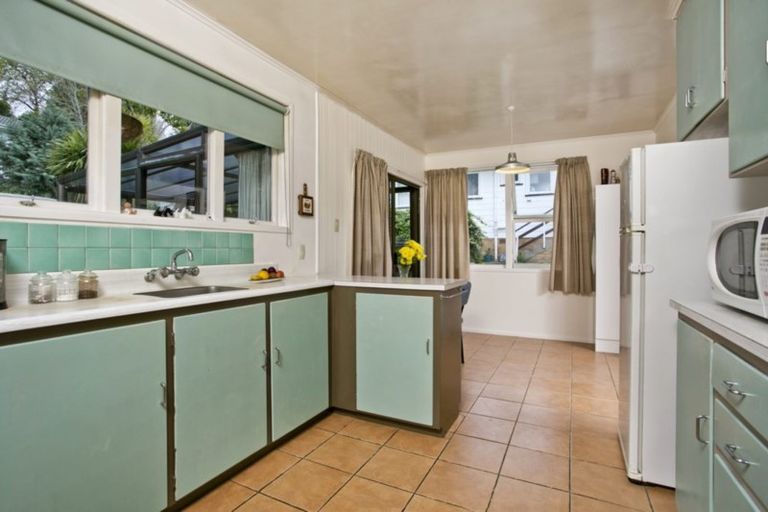 Photo of property in 22 Sequoia Place, Sunnynook, Auckland, 0620