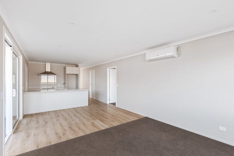 Photo of property in 60 Empire Crescent, Papamoa, 3118