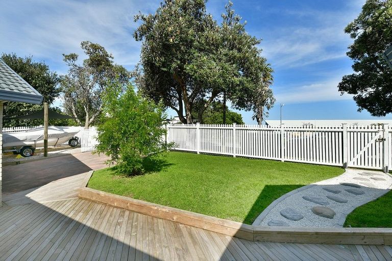 Photo of property in 28 Alec Craig Way, Gulf Harbour, Whangaparaoa, 0930