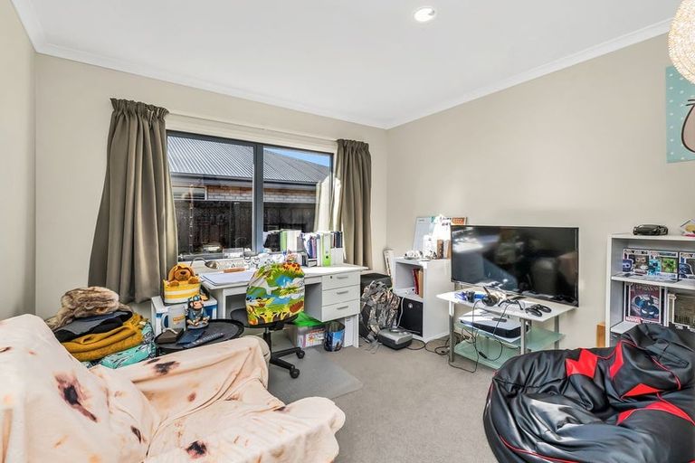 Photo of property in 66 Shillingford Boulevard, Rolleston, 7615