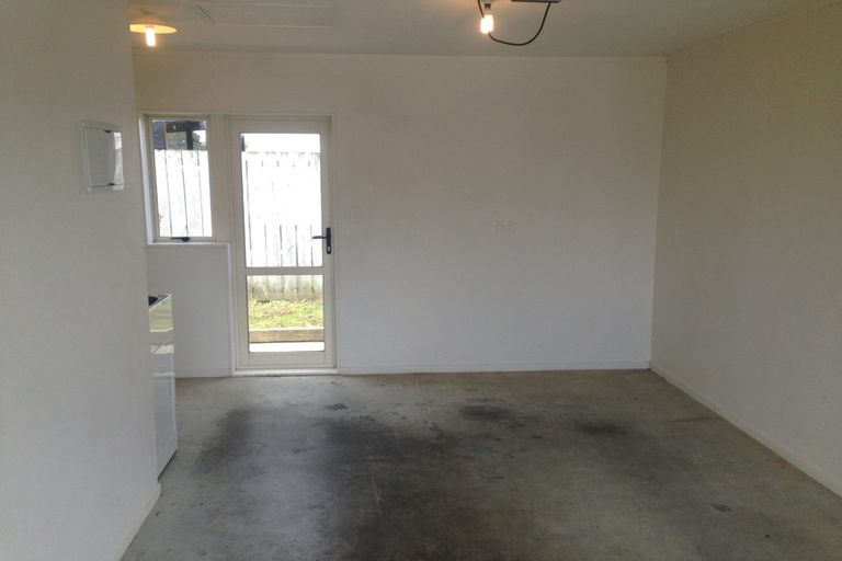 Photo of property in 36 Brashier Circle, Sunnyvale, Auckland, 0612