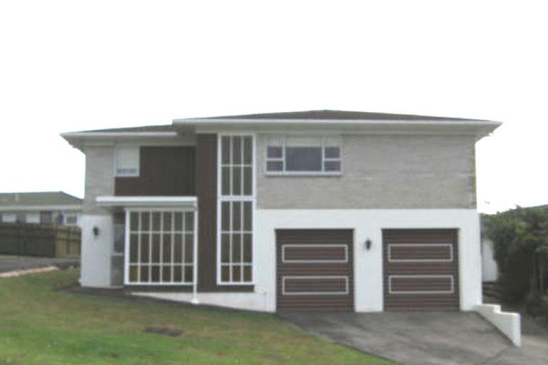 Photo of property in 16 Felgrove Street, Glendene, Auckland, 0602