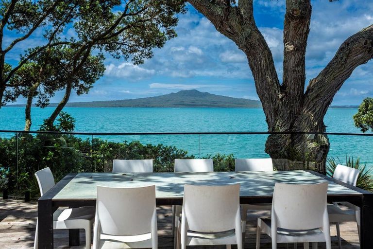 Photo of property in 2 Old Lake Road, Narrow Neck, Auckland, 0624