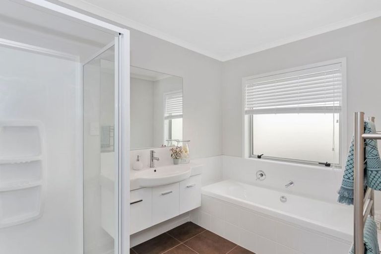 Photo of property in 150 Oriental Parade, Papamoa Beach, Papamoa, 3118