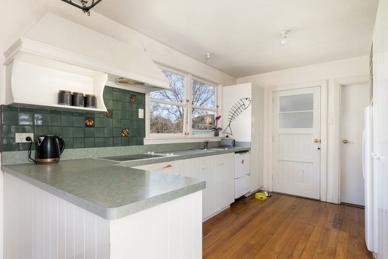 Photo of property in 34 Broadway, Picton, 7220