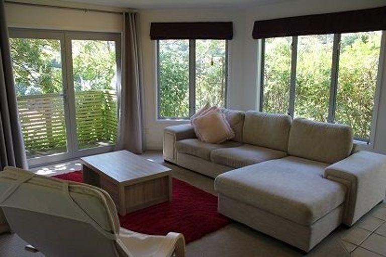 Photo of property in 36a Sutherland Crescent, Melrose, Wellington, 6023