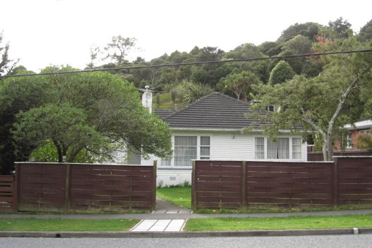 Photo of property in 31 Horoeka Street, Stokes Valley, Lower Hutt, 5019