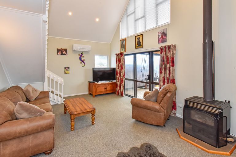 Photo of property in 78 Carnoustie Drive, Wattle Downs, Auckland, 2103