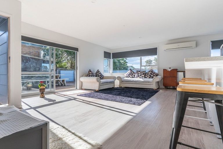 Photo of property in 1 Intrepid Place, Torbay, Auckland, 0630