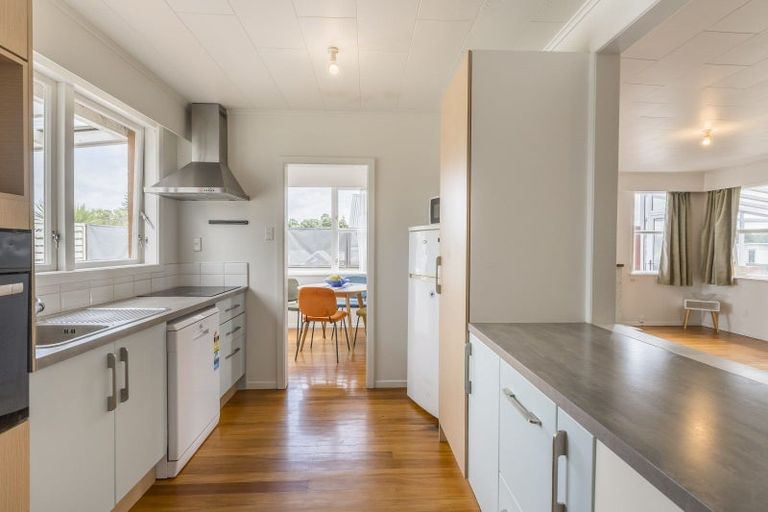 Photo of property in 12 Kowhai Grove, Raumati Beach, Paraparaumu, 5032