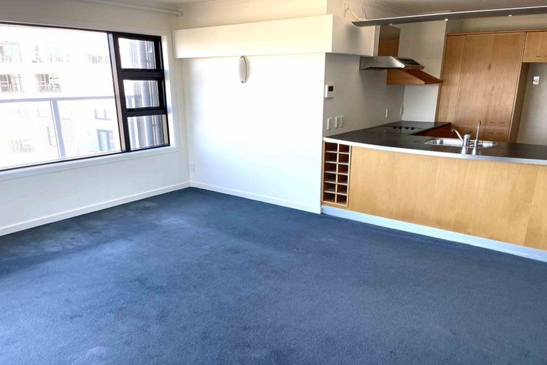 Photo of property in Endeavour Apartments, 4/125 Thorndon Quay, Pipitea, Wellington, 6011