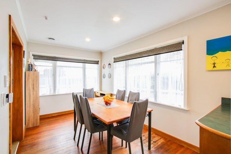 Photo of property in 6 Oxford Street, Taradale, Napier, 4112