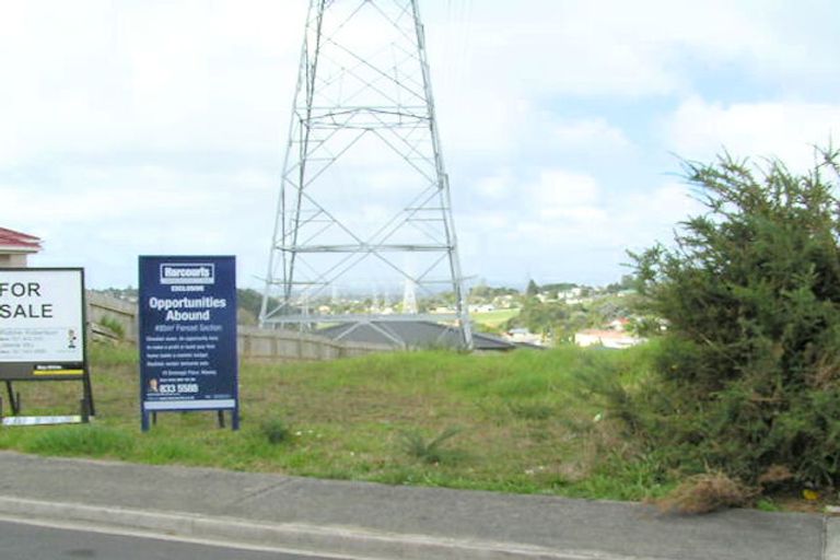 Photo of property in 18 Breenagh Place, Massey, Auckland, 0614