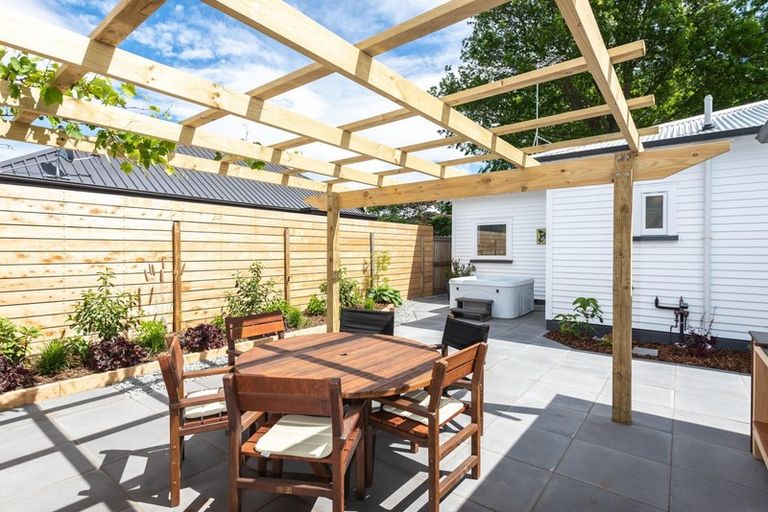 Photo of property in 47 Bryndwr Road, Fendalton, Christchurch, 8052