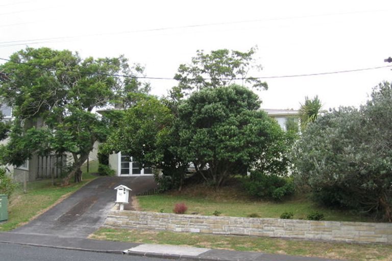 Photo of property in 56 Selwyn Crescent, Forrest Hill, Auckland, 0620