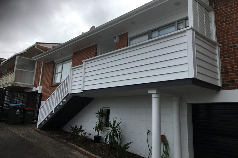 Photo of property in 1/15 Wairiki Road, Mount Eden, Auckland, 1024